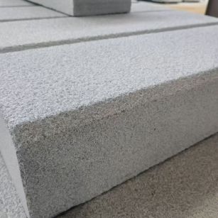 贵港 芝麻灰荔枝面路沿石