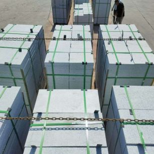 贵港 芝麻白花岗岩5公分地铺石 花岗岩厂家工厂装车日常