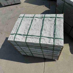 贵港 白麻花岗岩石材自然面蘑菇石成品