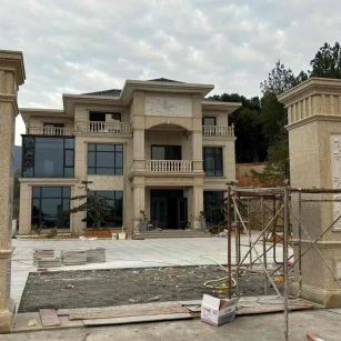 贵港 黄金麻花岗岩别墅雕花外墙干挂配上门口雕花罗马柱