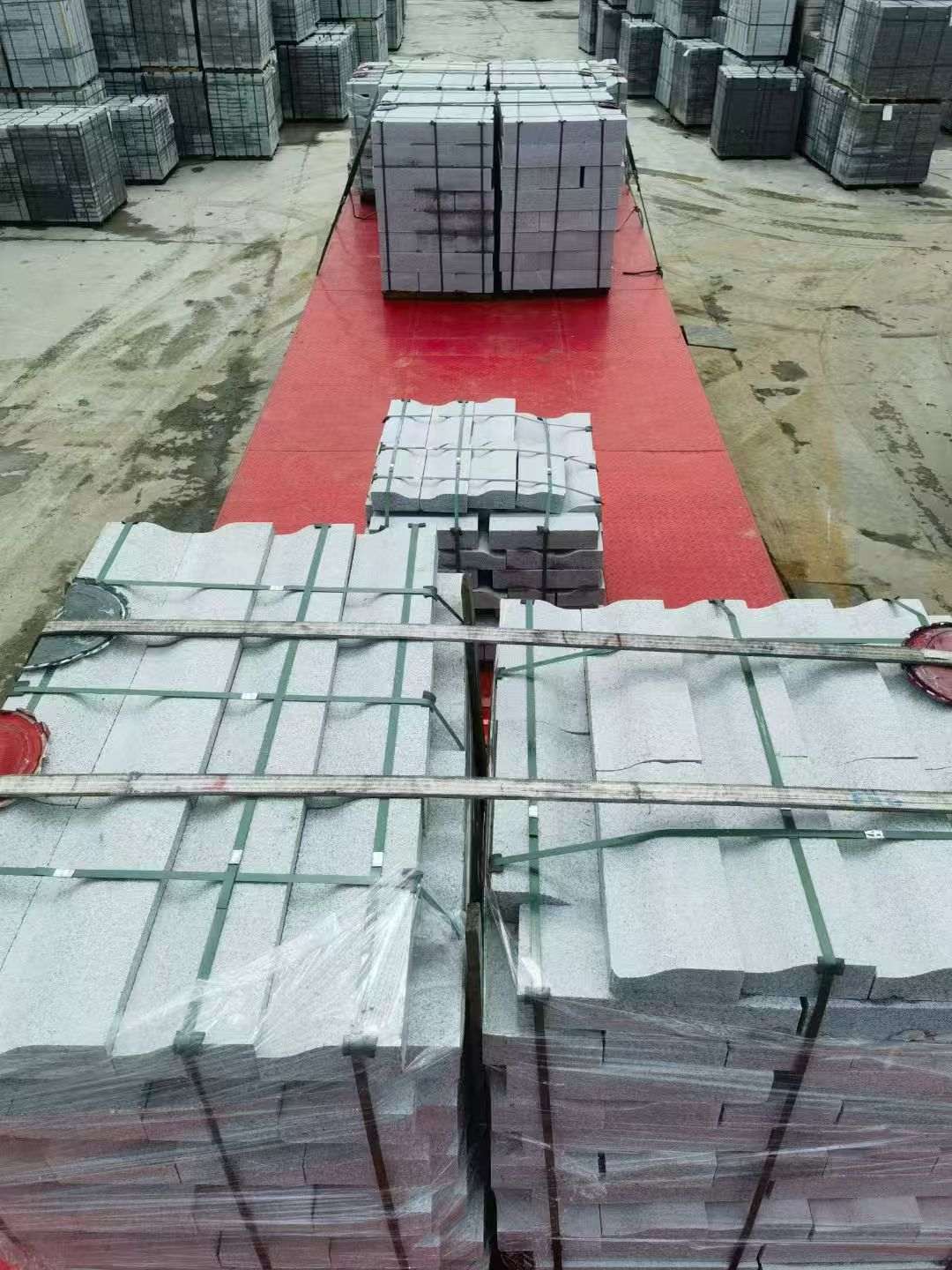 贵港 芝麻白仿形加直形路沿石出货日常