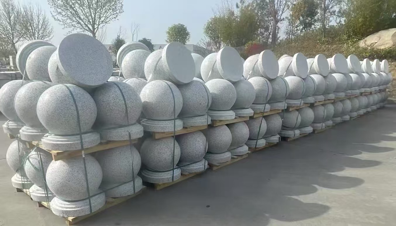 贵港 白麻花岗岩石材圆球，石球，挡车球，隔离球，景观石球，风水球等