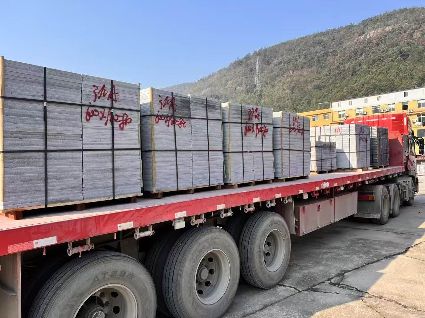 贵港 芝麻灰地铺石出货日常