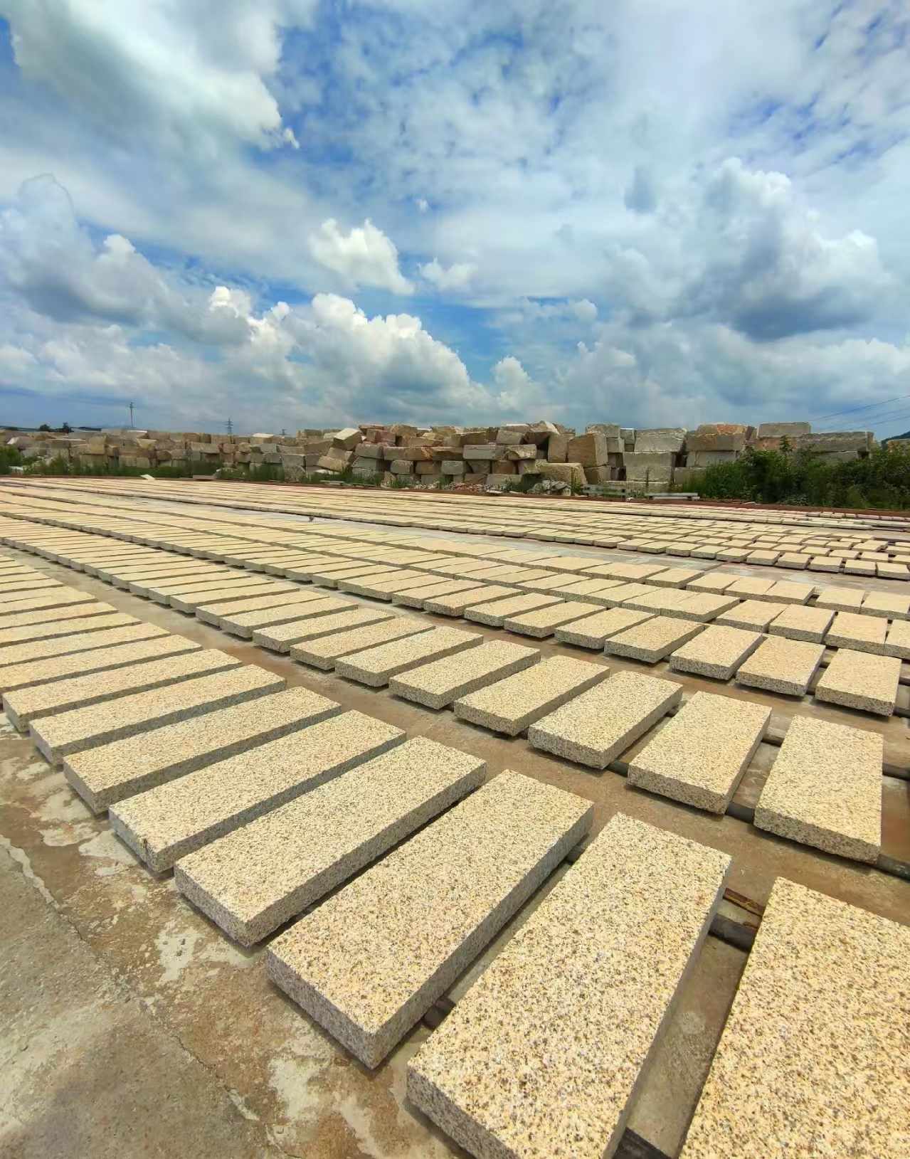 贵港 黄金麻荔枝面花岗岩石材地铺石防护中