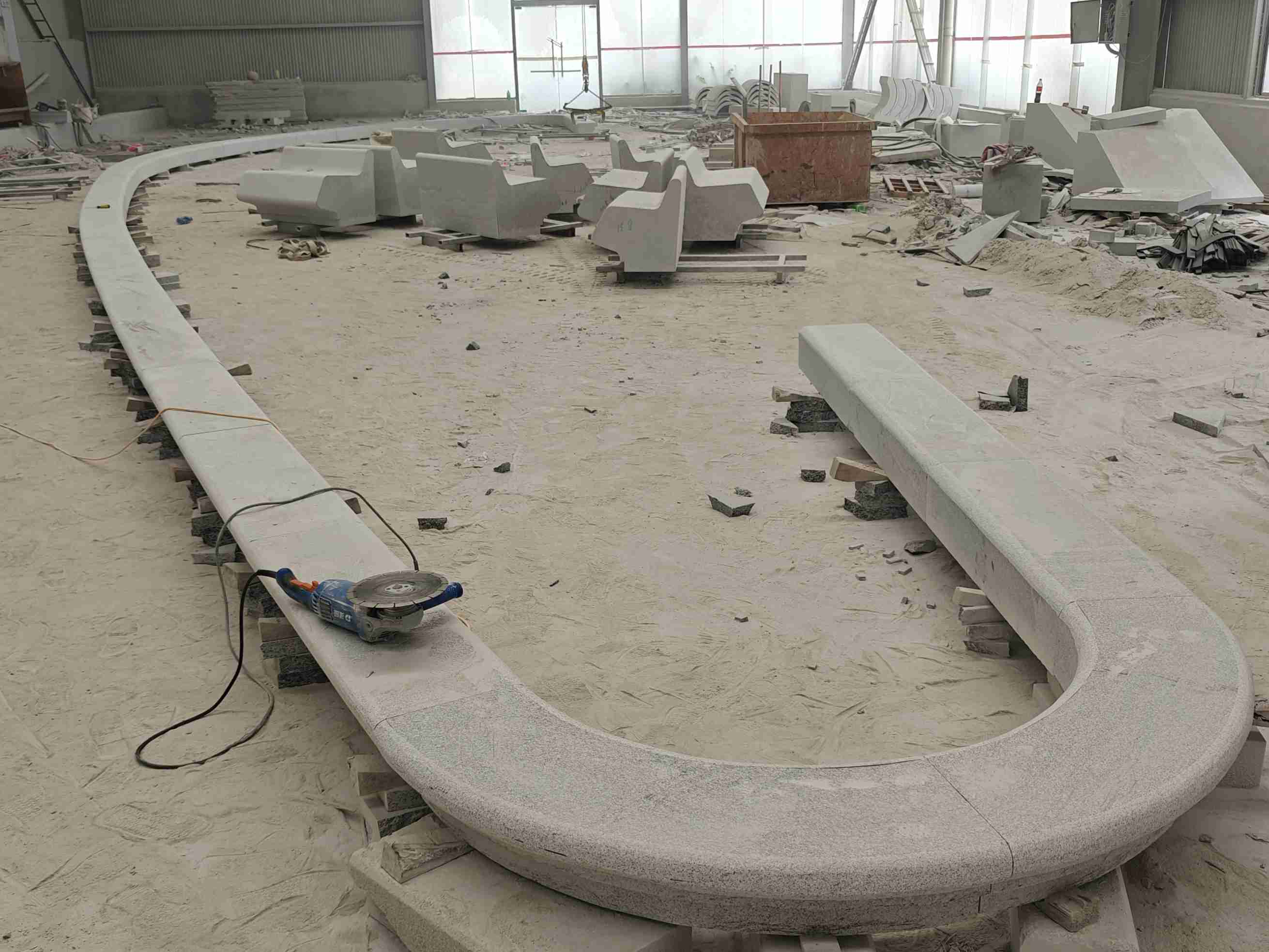 贵港 芝麻白花岗岩弧形花坛石，坐凳石