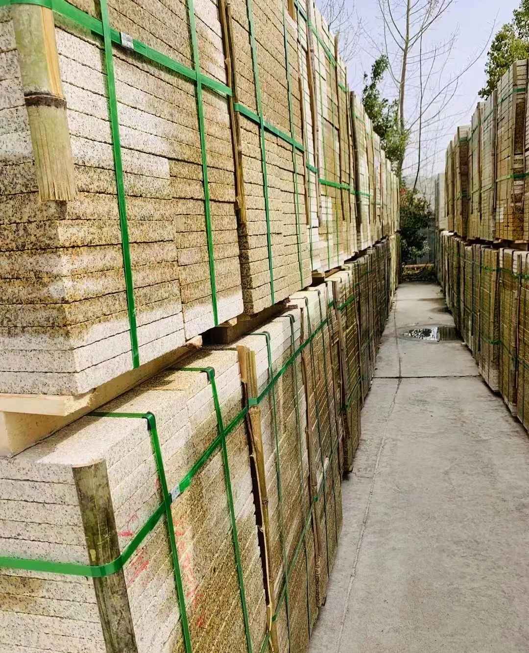 贵港 黄金麻花岗岩荔枝面地铺石