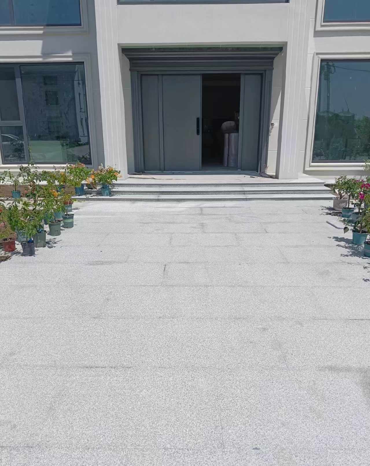 贵港 芝麻白花岗岩地铺石地面铺装