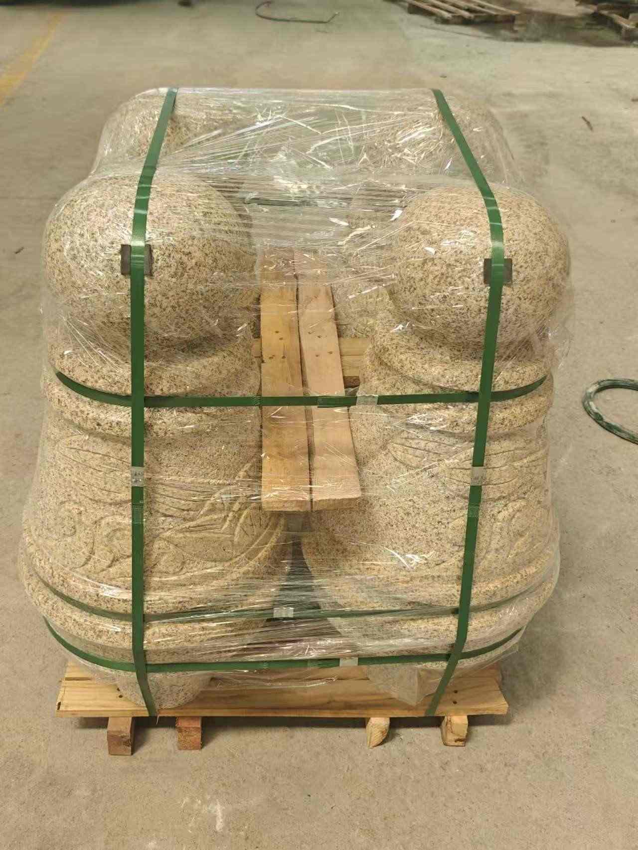 贵港 黄金麻异形定制雕花——棒棒糖挡车柱