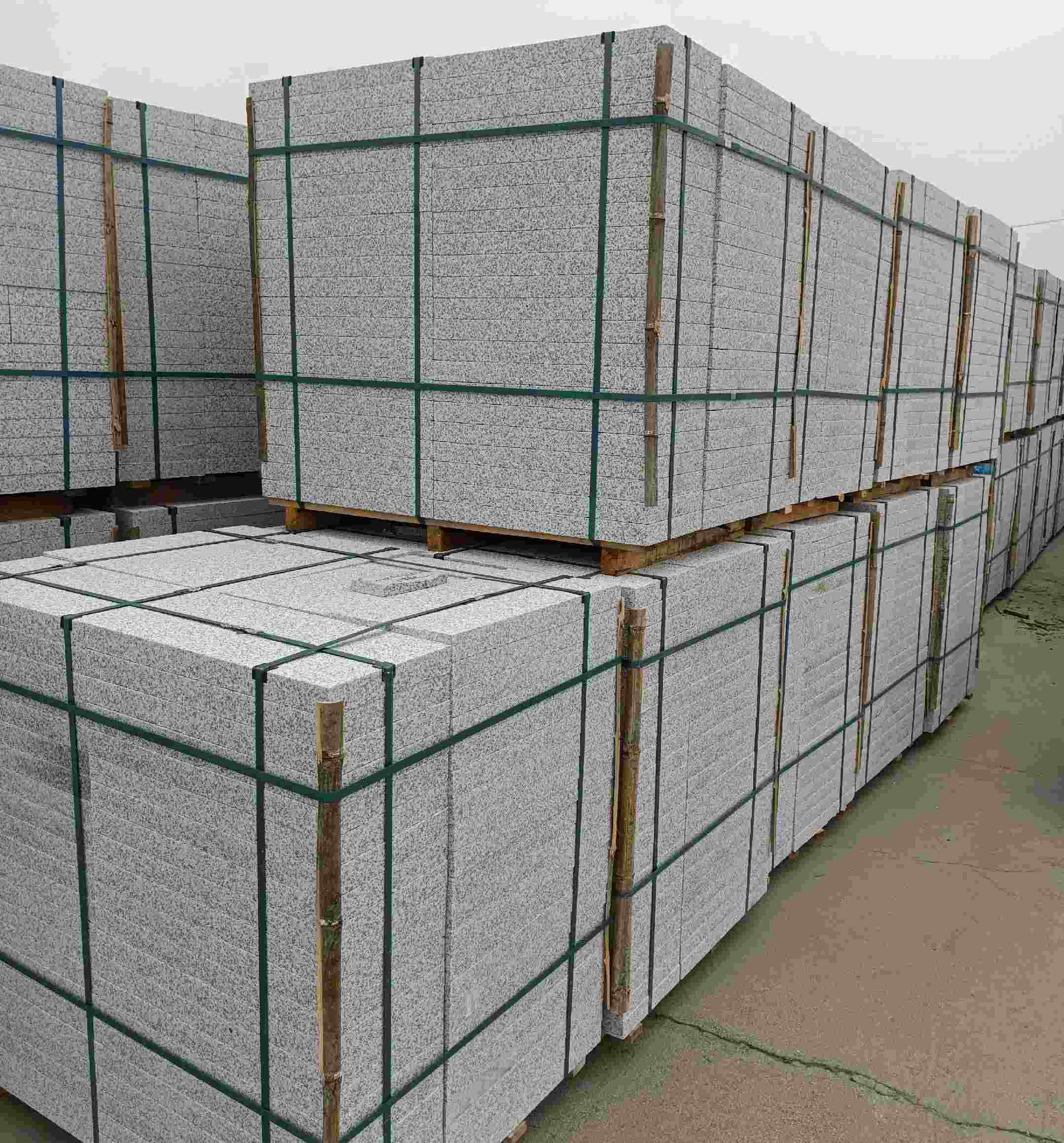 贵港 白麻花岗岩石材荔枝面地铺石（300*600*50）