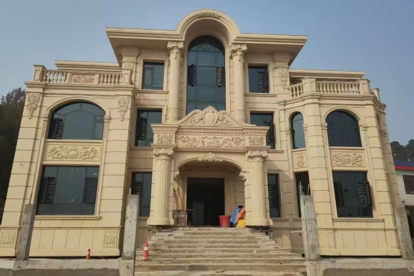 贵港 黄金麻花岗岩别墅外墙干挂