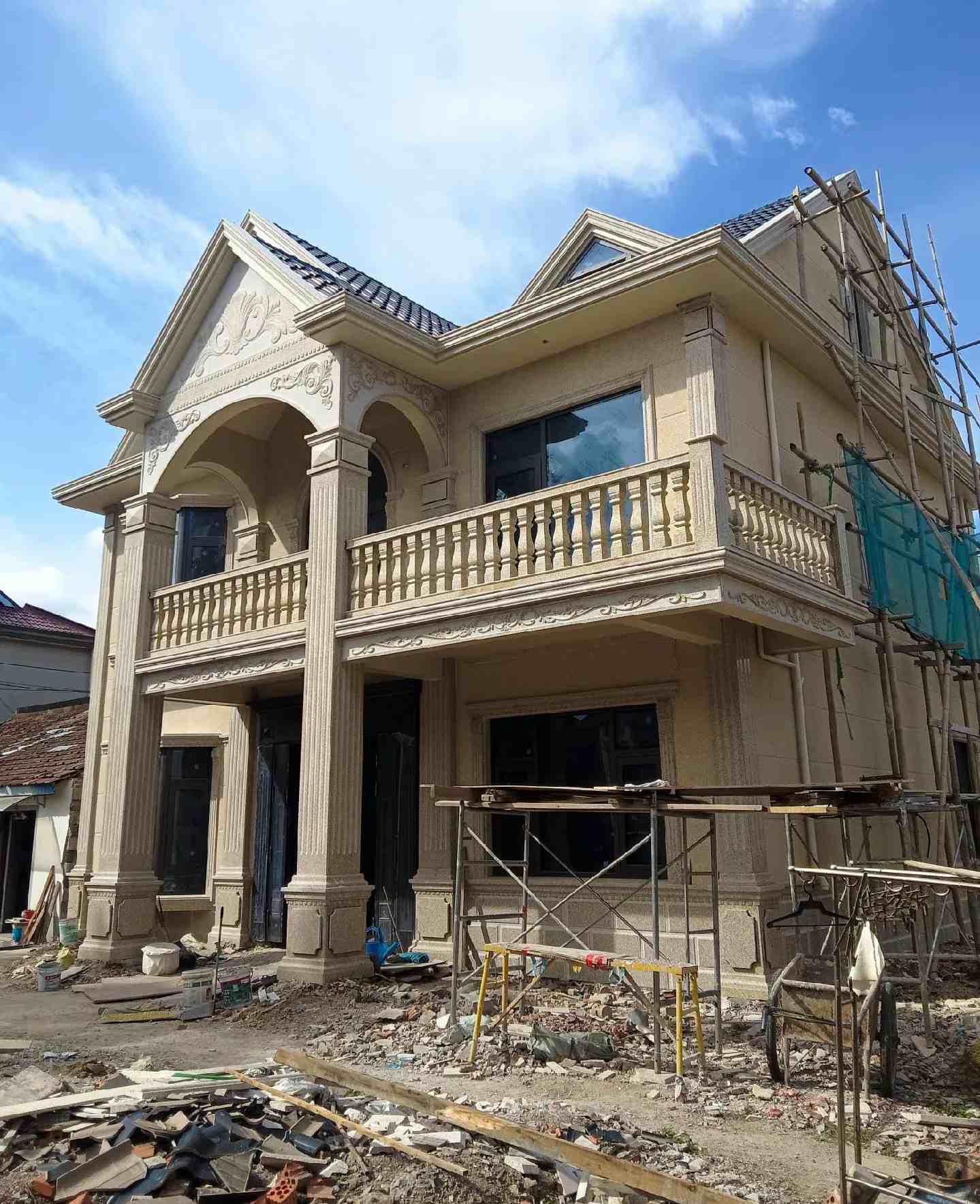 贵港 黄金麻花岗岩石材私人别墅雕花门楼柱阳台栏杆