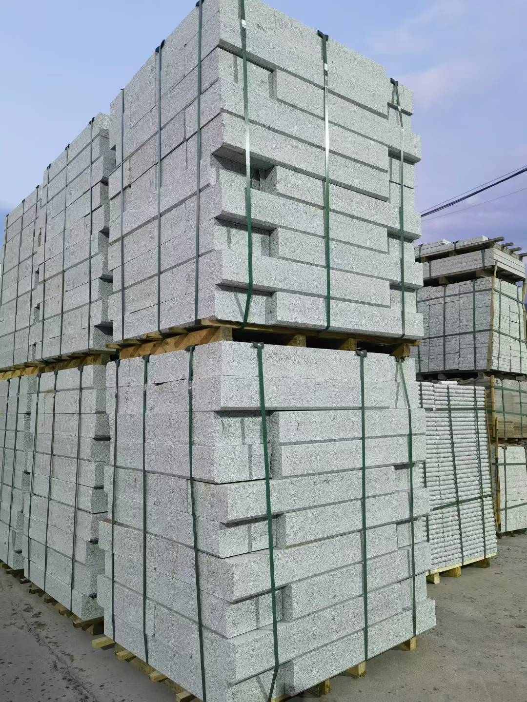 贵港 芝麻白花岗岩路沿石，路缘石，路肩石，道牙，立缘石，马路牙子，街沿石，侧石等