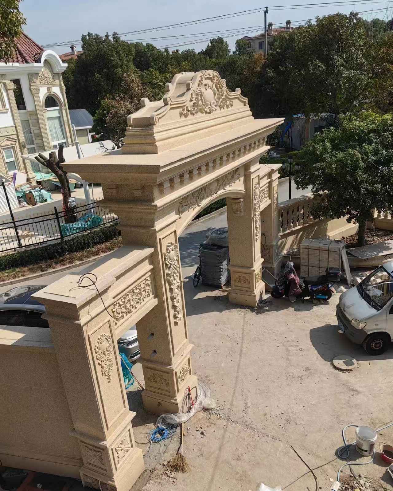 贵港 黄金麻荔枝面花岗岩别墅门楼