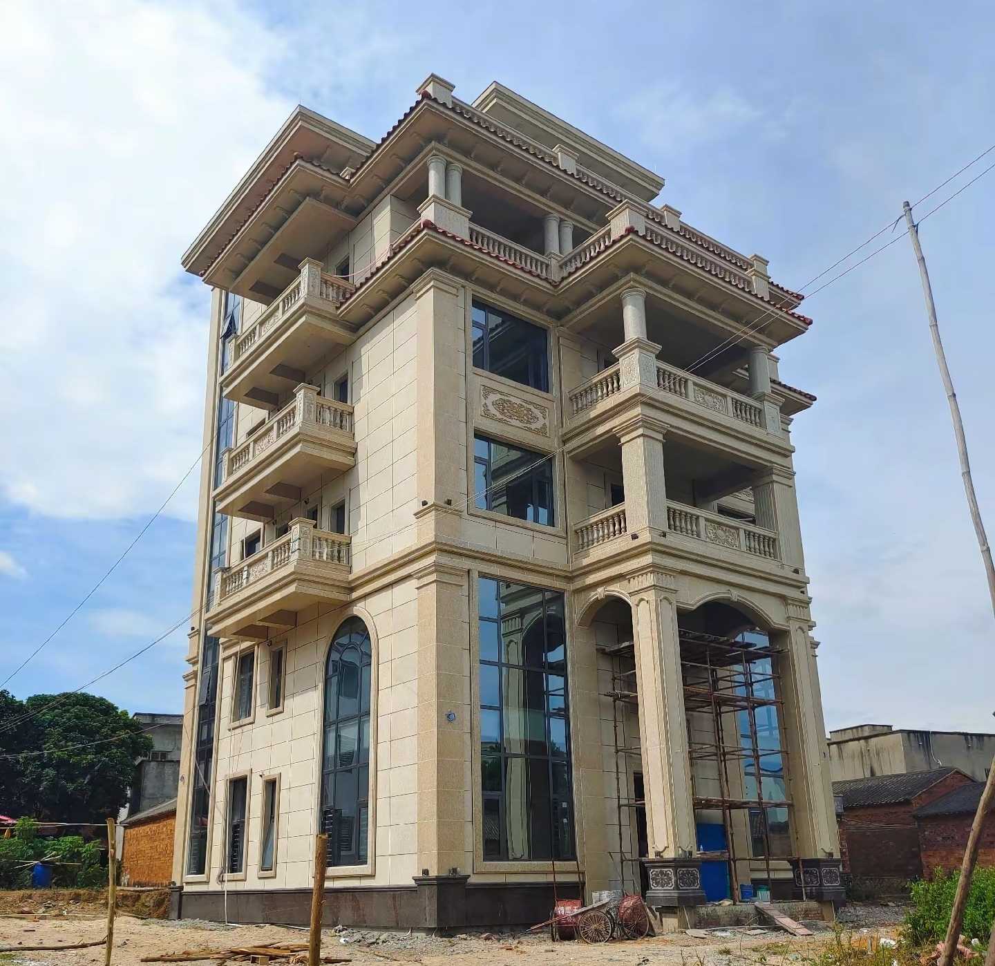 贵港 黄金麻花岗岩石材别墅外墙干挂搭配（雕花栏杆花瓶柱门楼罗马柱）