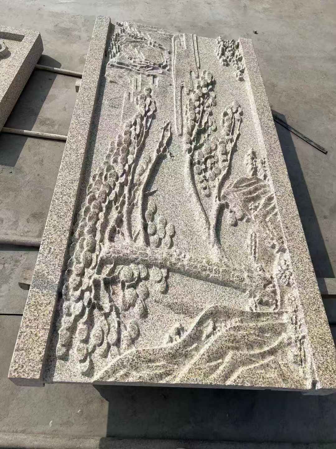 贵港 黄金麻雕刻板浮雕迎客松